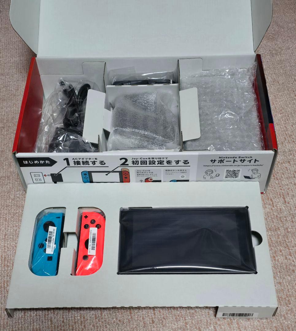 t*n様 Nintendo Switch　ネオンブルー　ネオンレッド　本体HAC