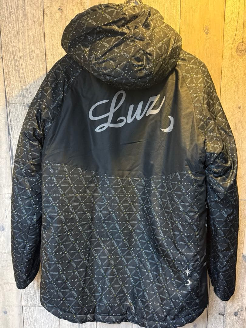 Luz e Sombra ルースイソンブラ ジオメトリック 中綿ダウン M