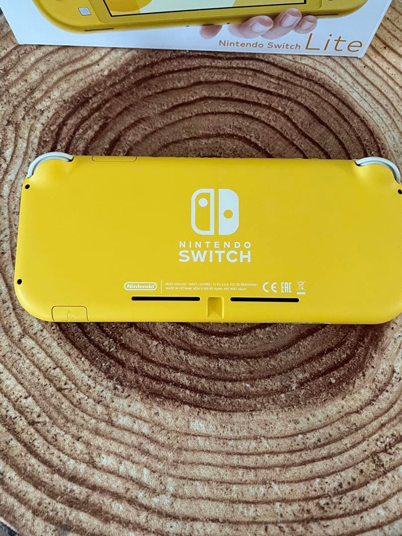 Nintendo Switch Lite イエロー本体