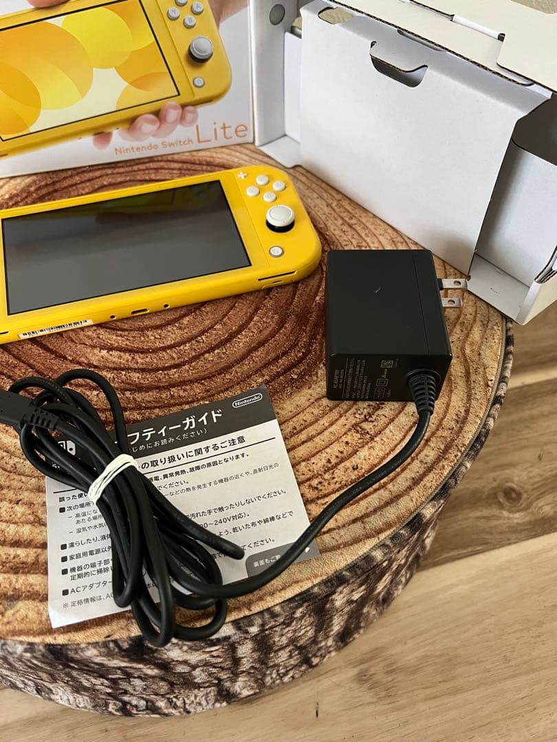 Nintendo Switch Lite イエロー本体