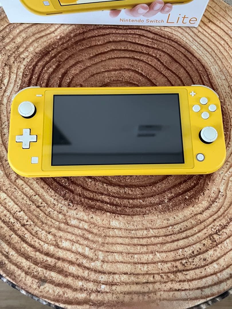 Nintendo Switch Lite イエロー本体