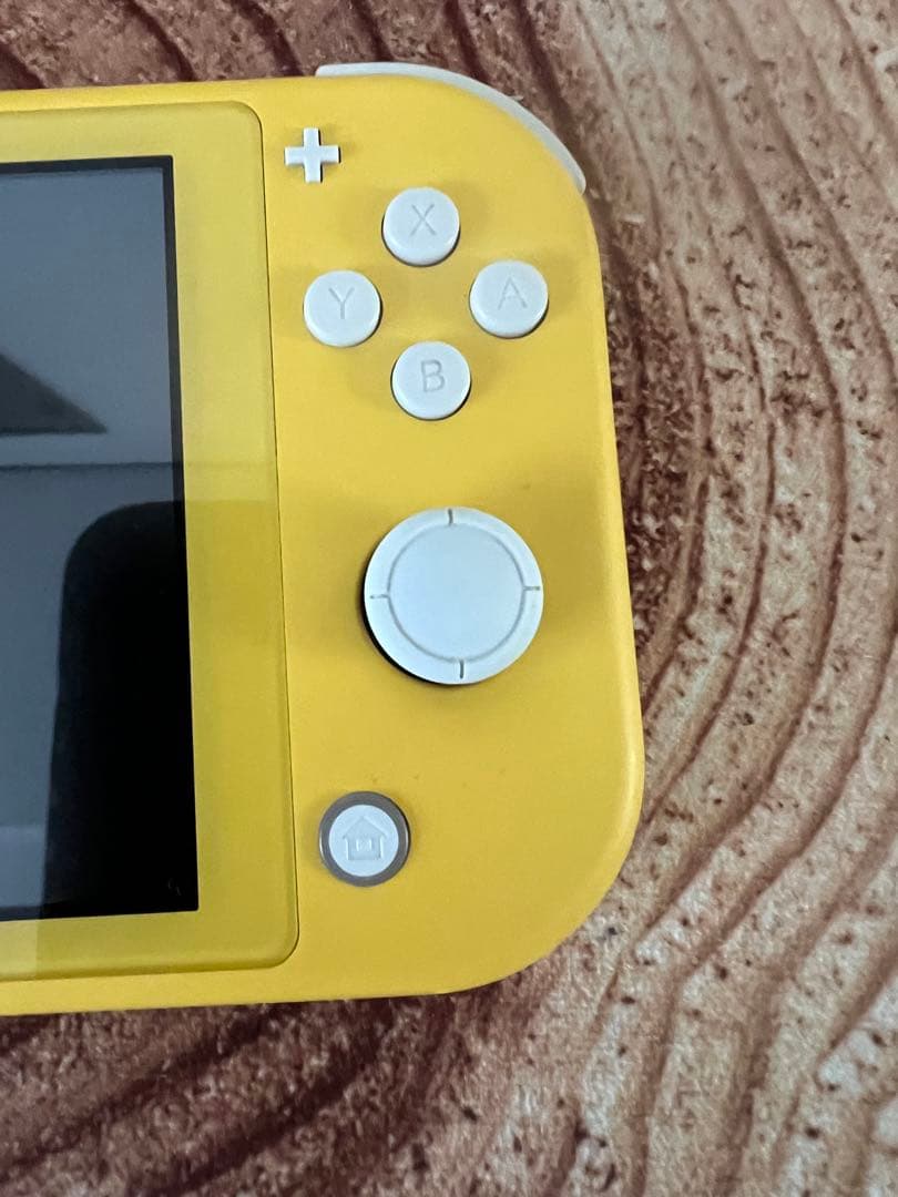 Nintendo Switch Lite イエロー本体