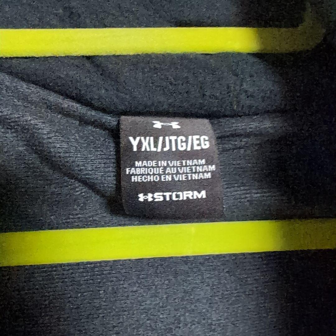 アンダーアーマー　ベンチコート　160　YXL