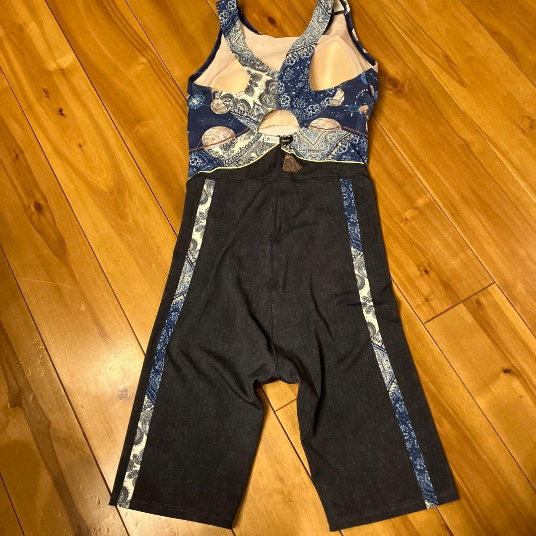 値下げ　個性的、インパクトのある水着