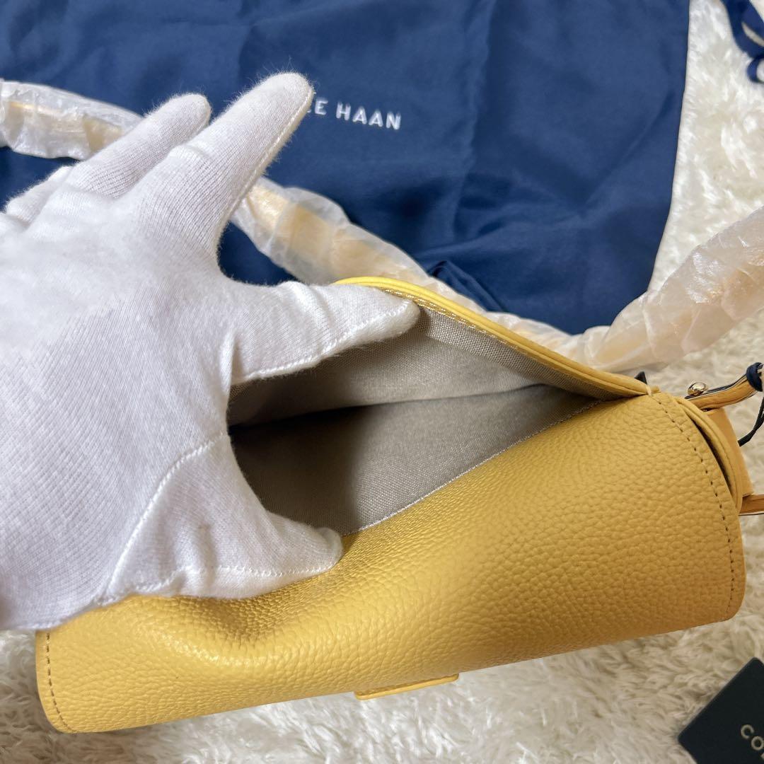 【新品】　タグ付き　コールハーン　ショルダーバッグ　黄色　牛革