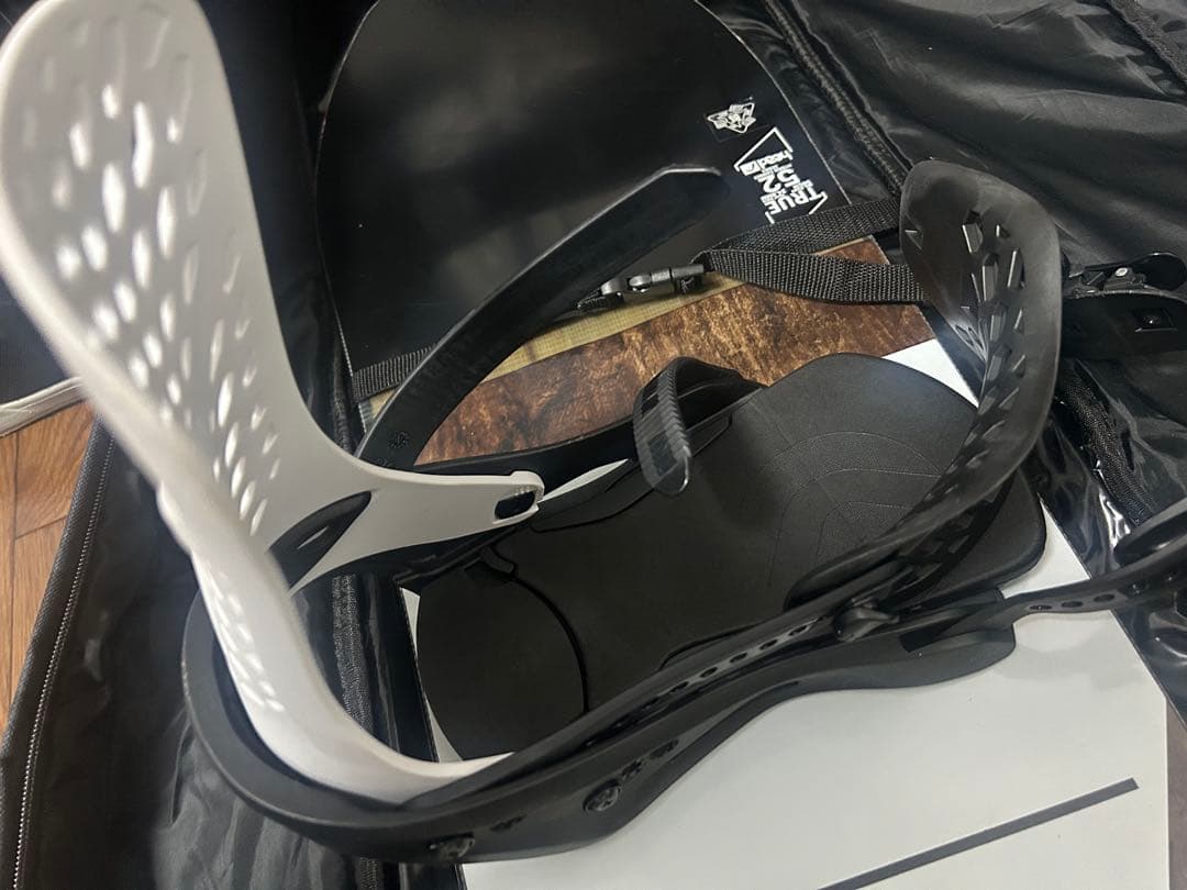 スノーボードセット（ブーツ・バインディング、ボードケース付き）