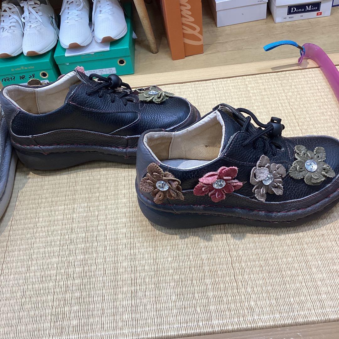 エスタシオン　サイズS 2足セット　花柄スニーカー