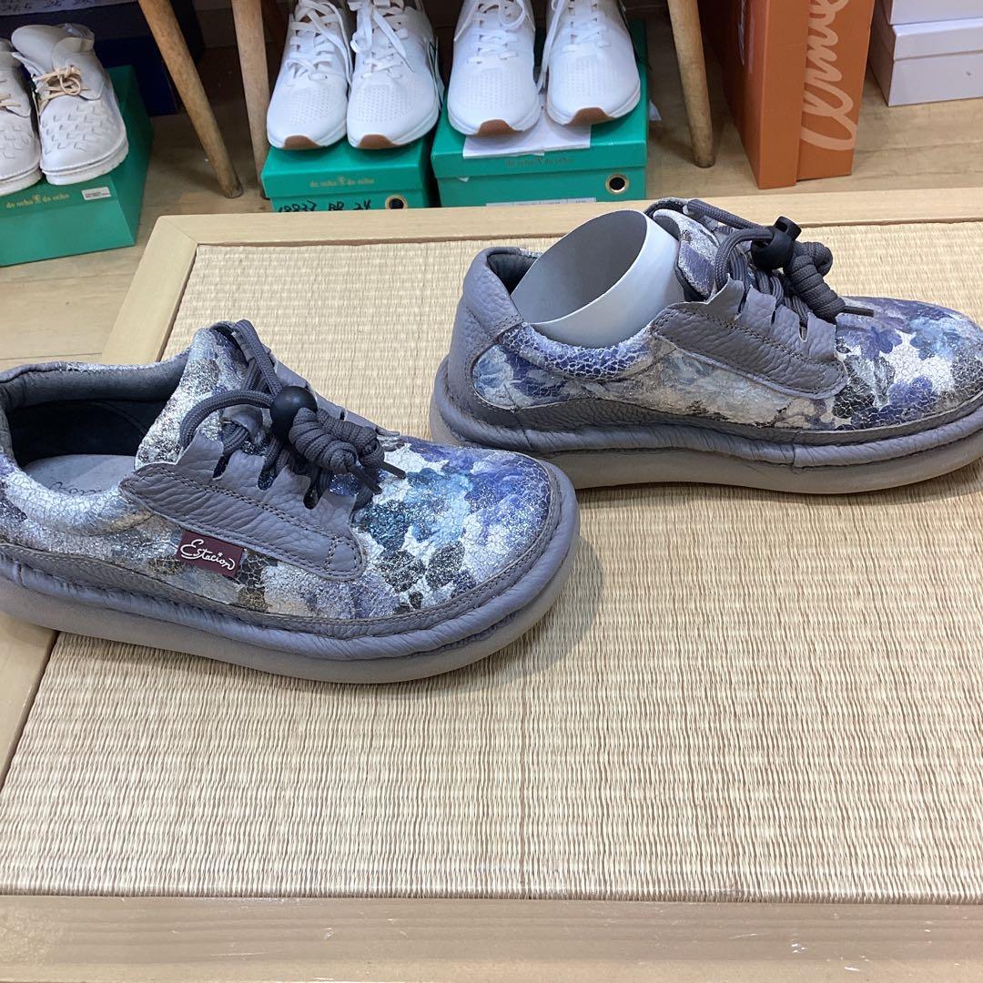 エスタシオン　サイズS 2足セット　花柄スニーカー