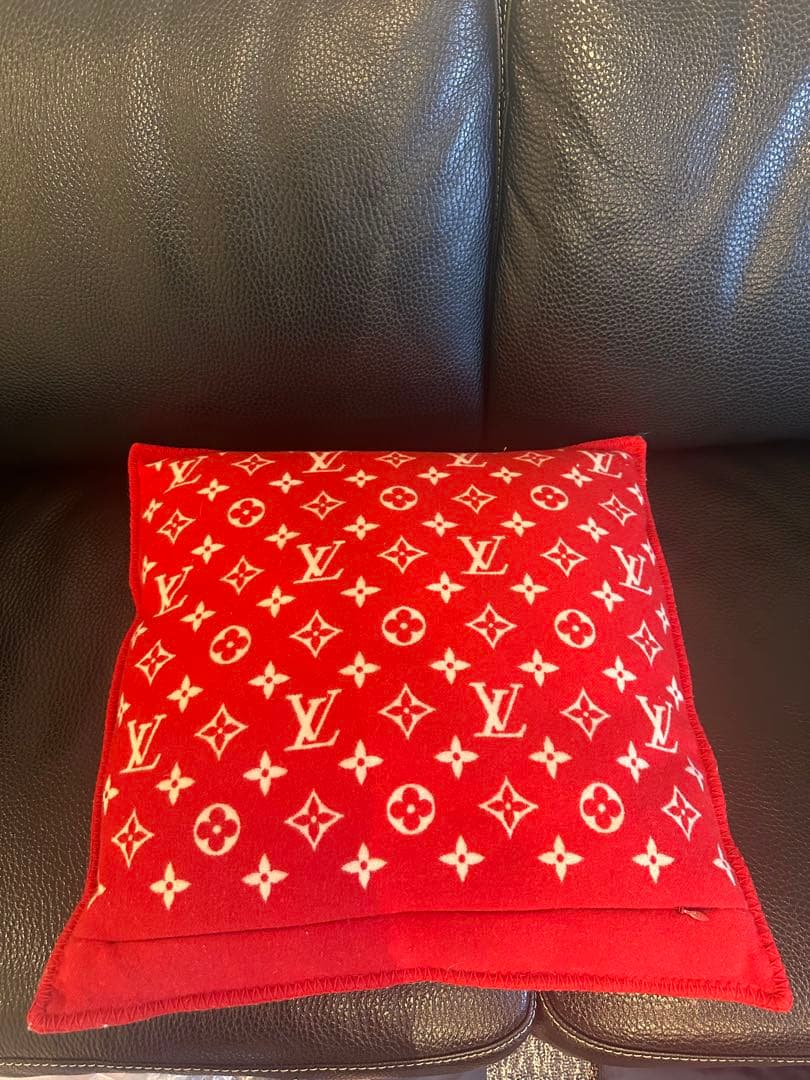 LOUIS VUITTON SUPREME クッション モノグラム