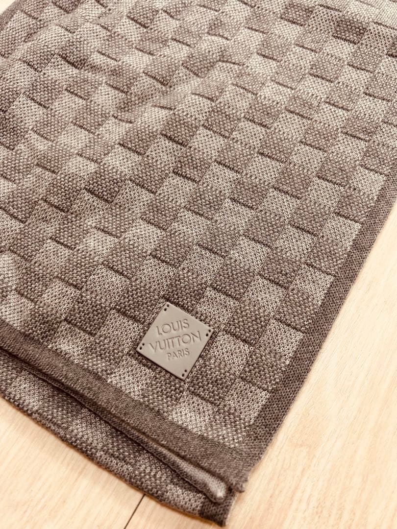 紀*子様 Louis Vuitton グレー チェック マフラー