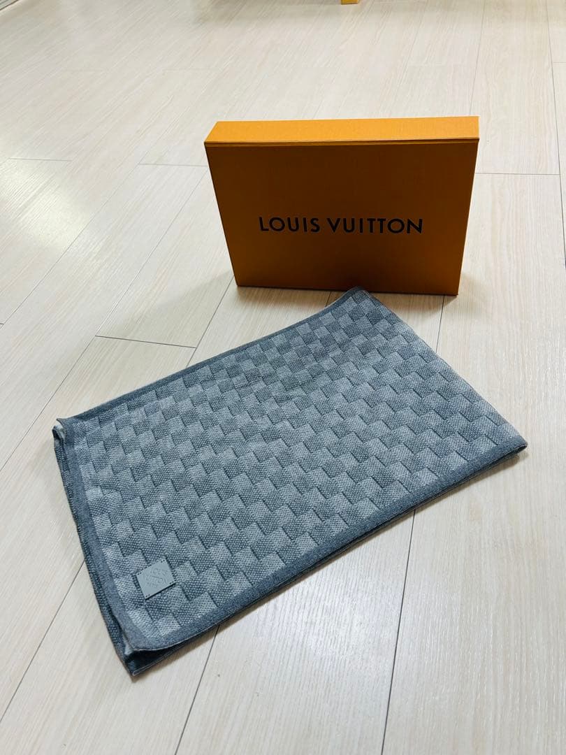 紀*子様 Louis Vuitton グレー チェック マフラー