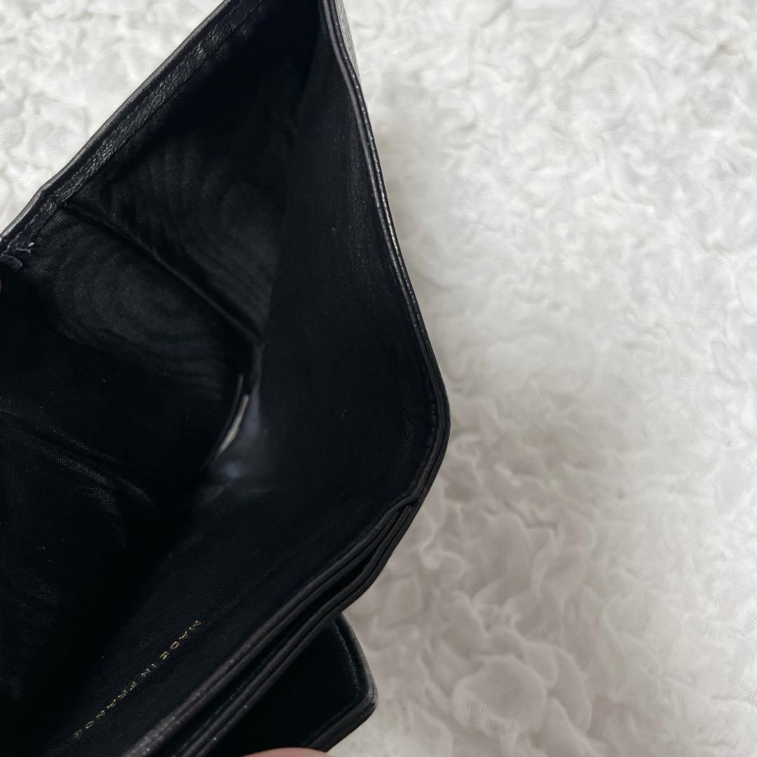 CHANEL ブラック 二つ折り財布 ギャランティカード　箱付　キャビアスキン