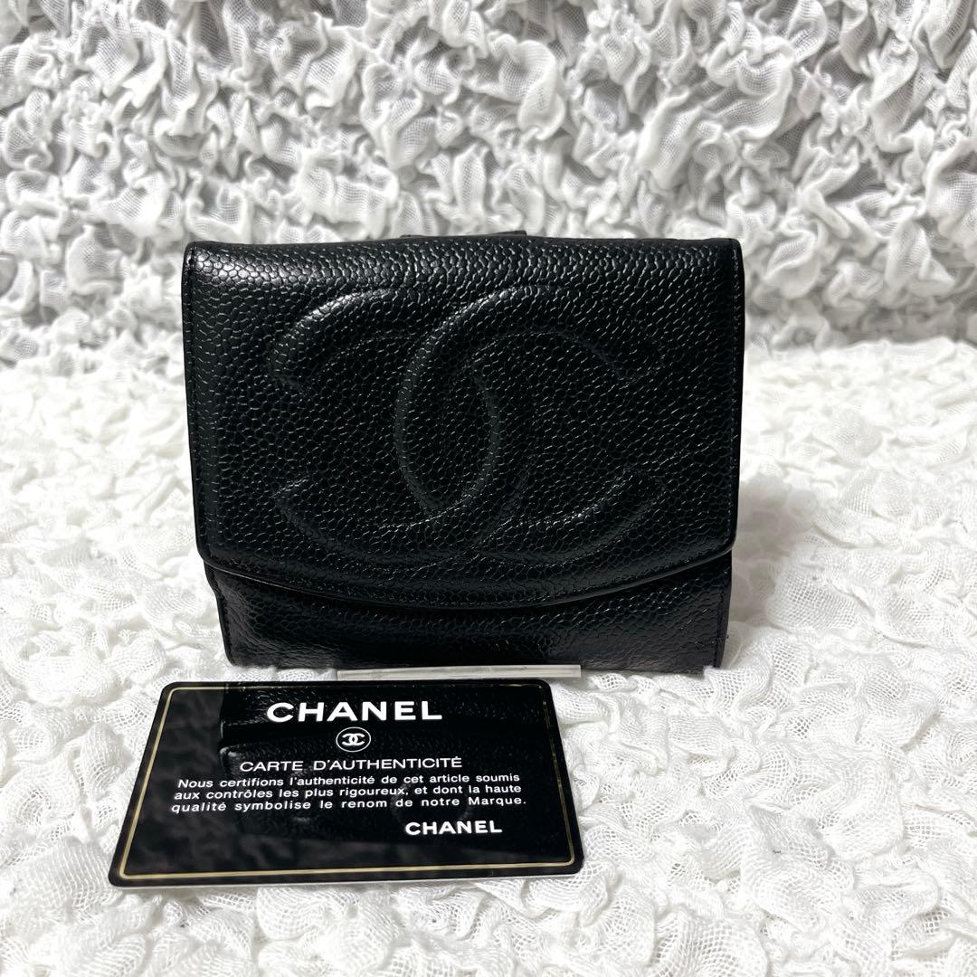CHANEL ブラック 二つ折り財布 ギャランティカード　箱付　キャビアスキン