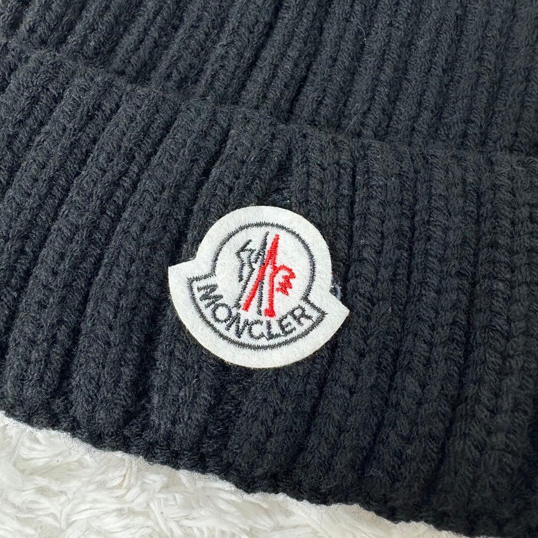 Moncler モンクレールブラック ポンポンニット帽 リアルファー付き