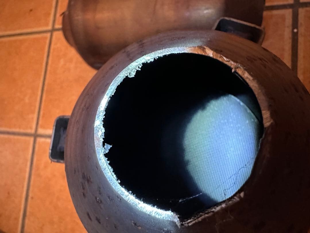 日産 デイズ センター触媒 素材