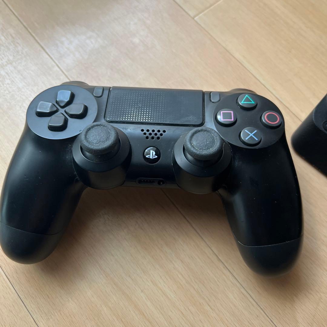 PS4本体　コントローラー　ケーブル等