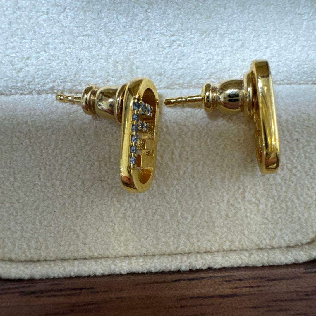 FENDI オーロックピアス