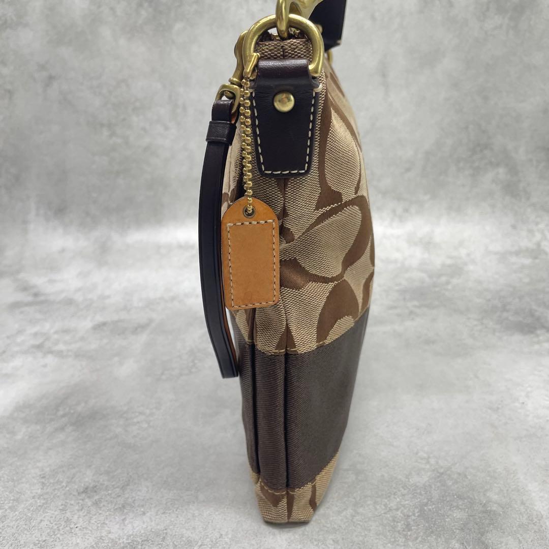 美品✨コーチ ショルダーバッグ キャンバス 肩掛け 斜め掛け シグネチャー