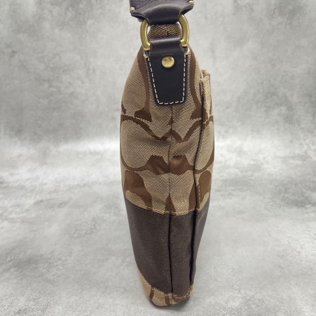 美品✨コーチ ショルダーバッグ キャンバス 肩掛け 斜め掛け シグネチャー