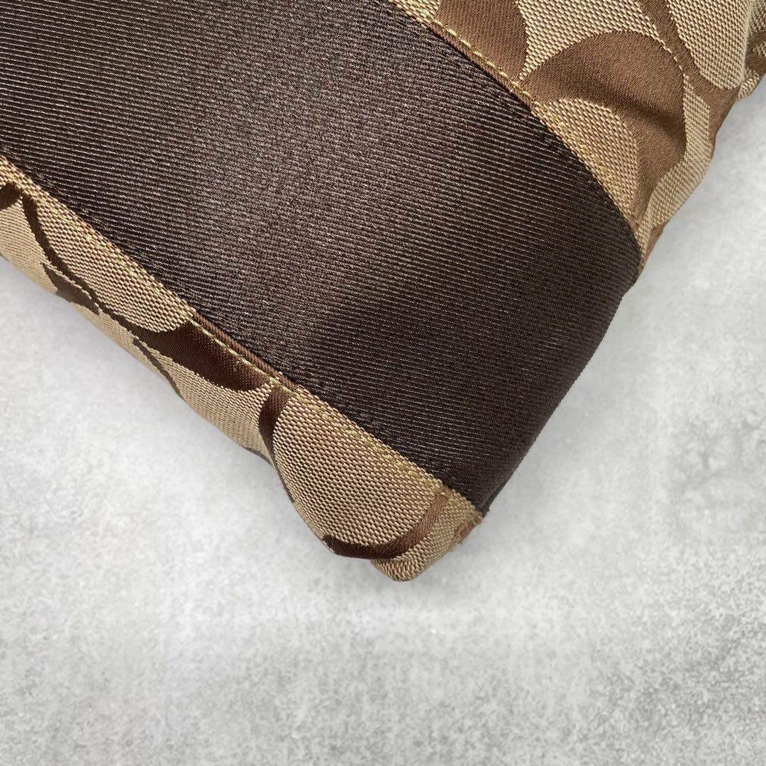 美品✨コーチ ショルダーバッグ キャンバス 肩掛け 斜め掛け シグネチャー