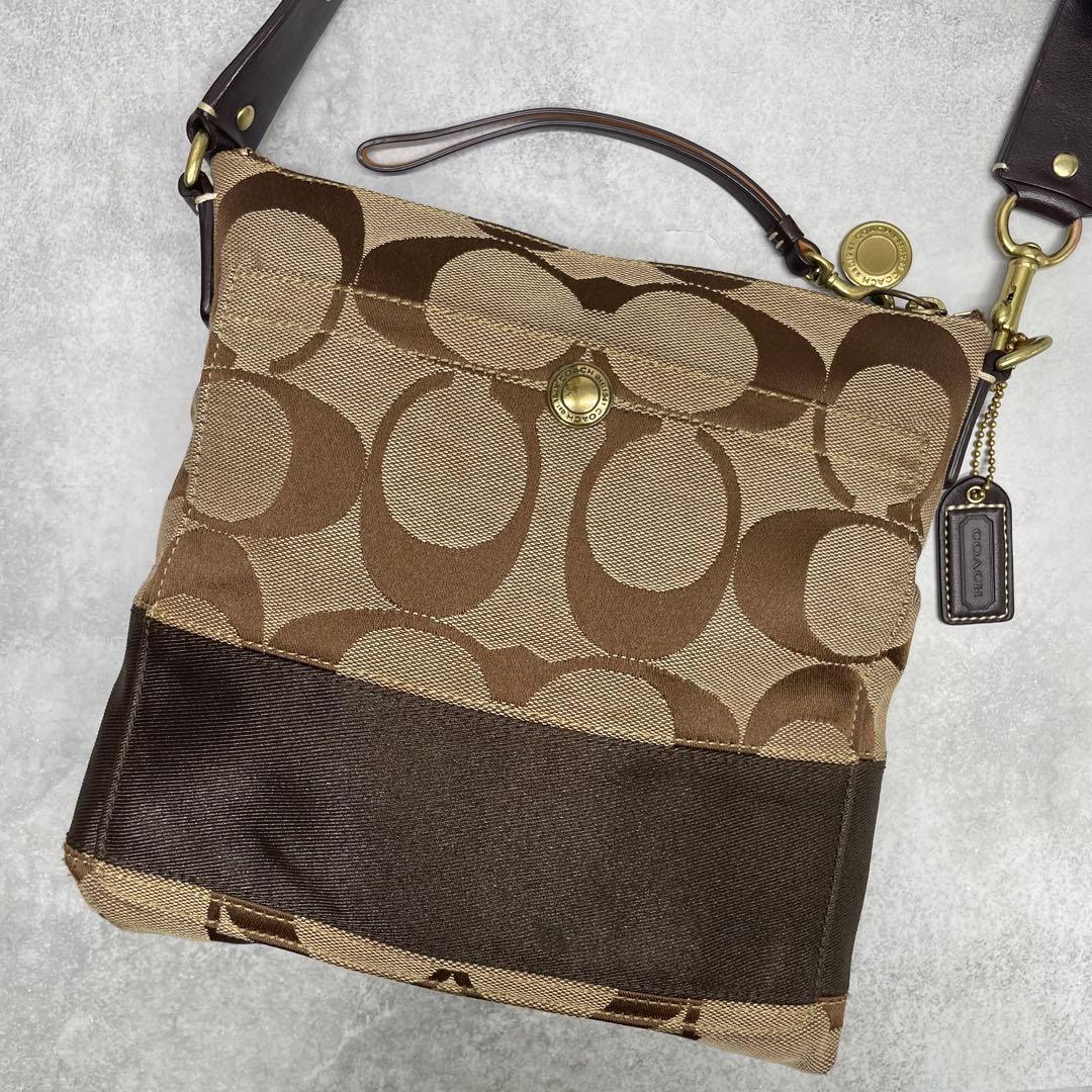 美品✨コーチ ショルダーバッグ キャンバス 肩掛け 斜め掛け シグネチャー