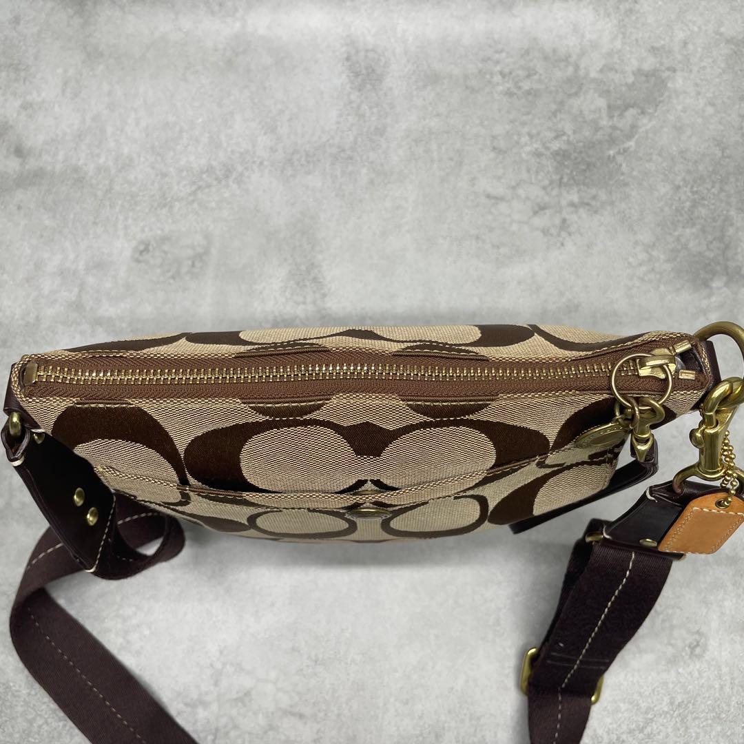 美品✨コーチ ショルダーバッグ キャンバス 肩掛け 斜め掛け シグネチャー