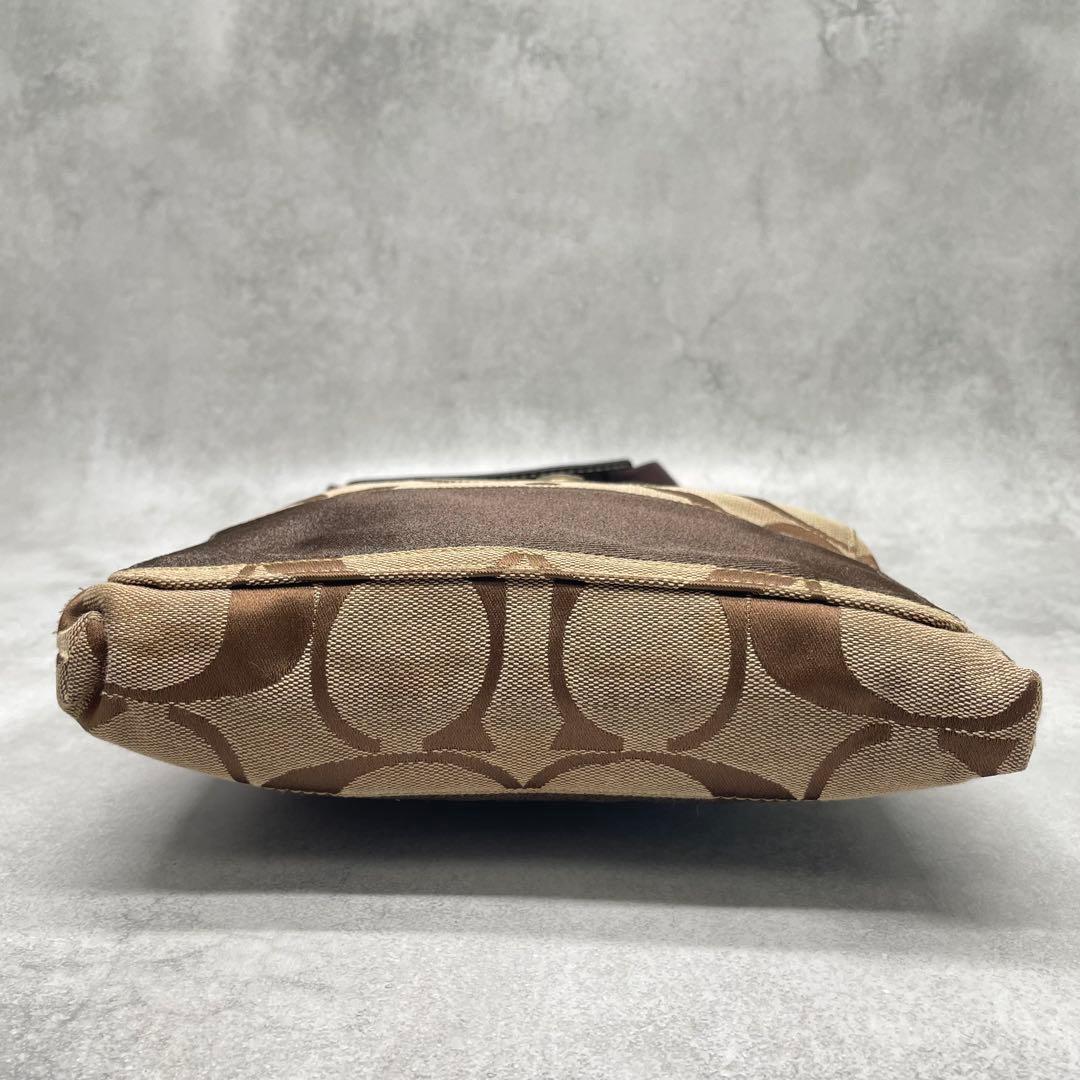 美品✨コーチ ショルダーバッグ キャンバス 肩掛け 斜め掛け シグネチャー