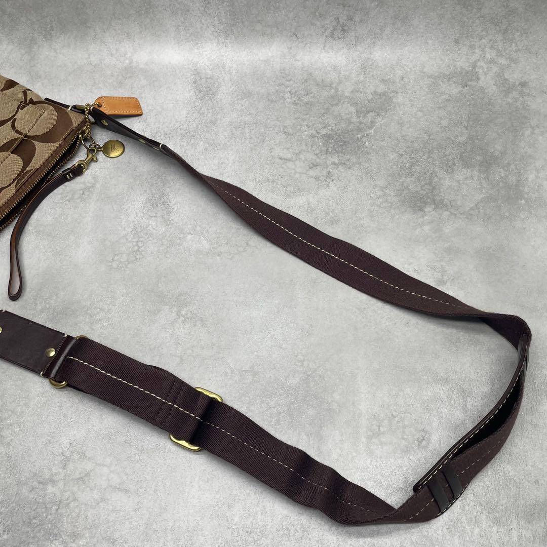 美品✨コーチ ショルダーバッグ キャンバス 肩掛け 斜め掛け シグネチャー