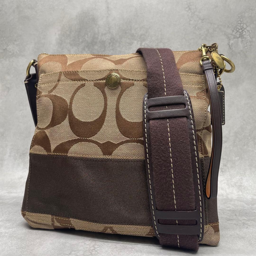 美品✨コーチ ショルダーバッグ キャンバス 肩掛け 斜め掛け シグネチャー