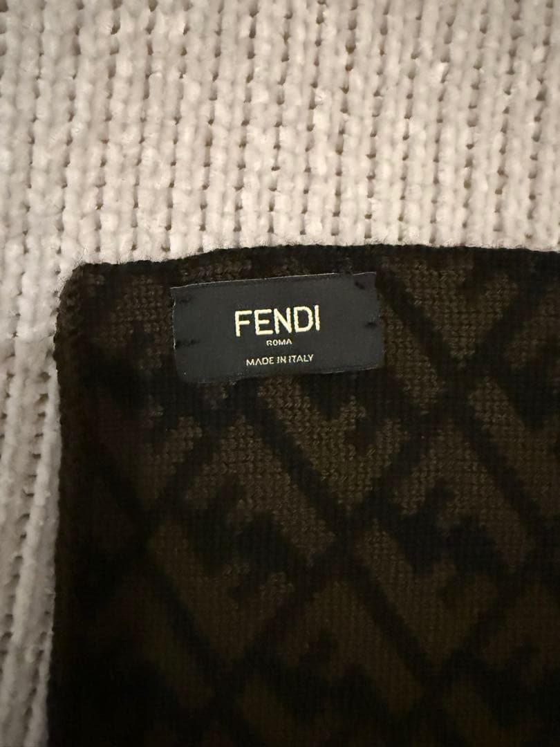 FENDI マフラー 美品