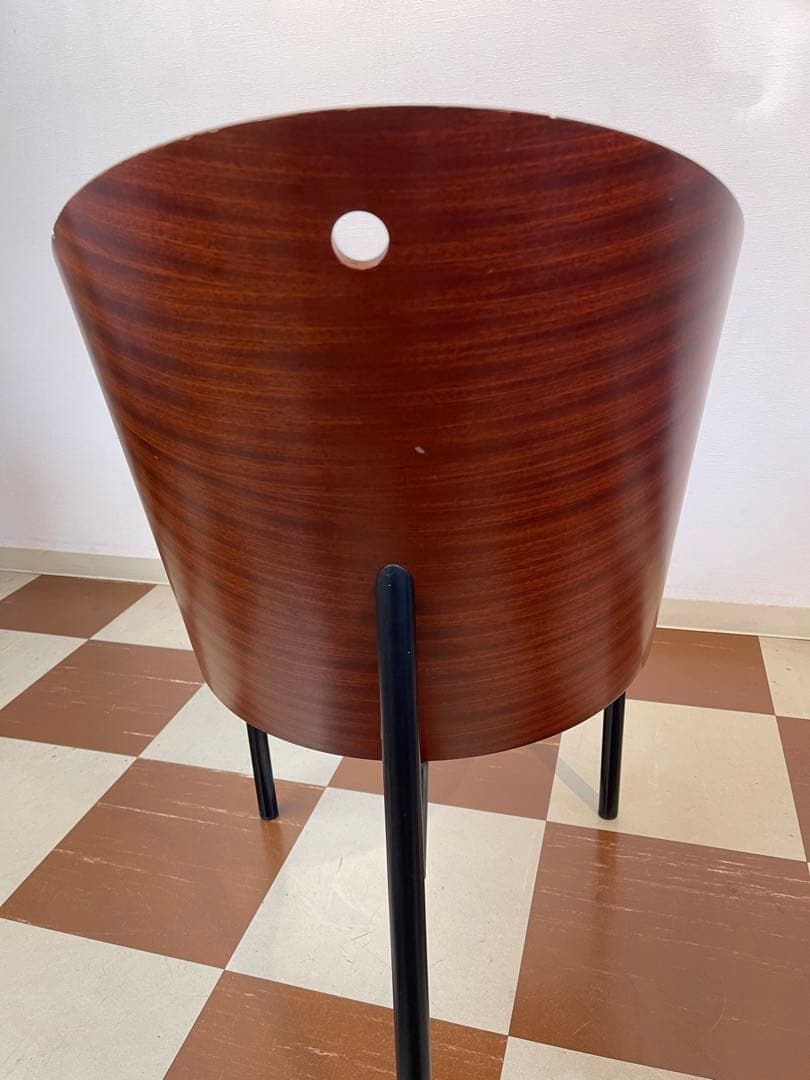 腰痛に優しい　フィリップスタルク　コステスチェア