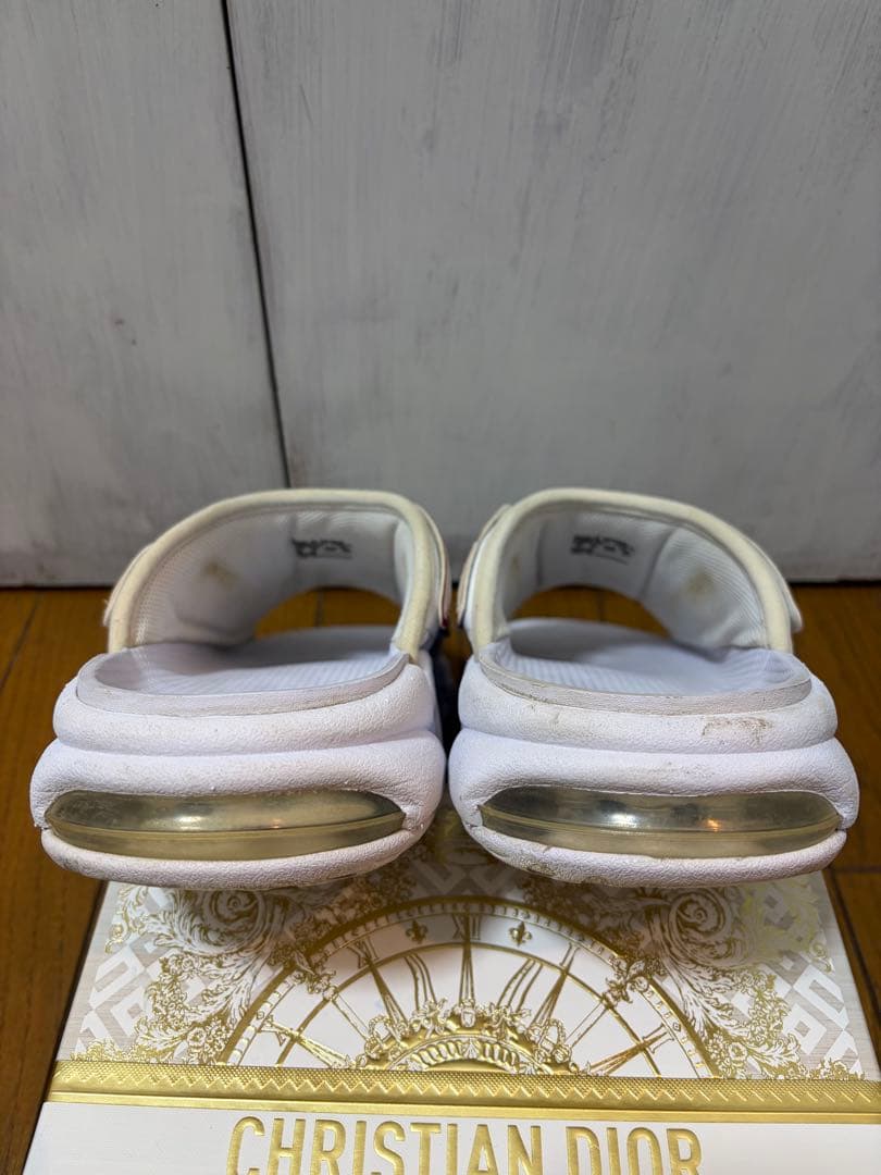 エア モア アップテンポ スライド サンダル　ホワイト/レッド27cm