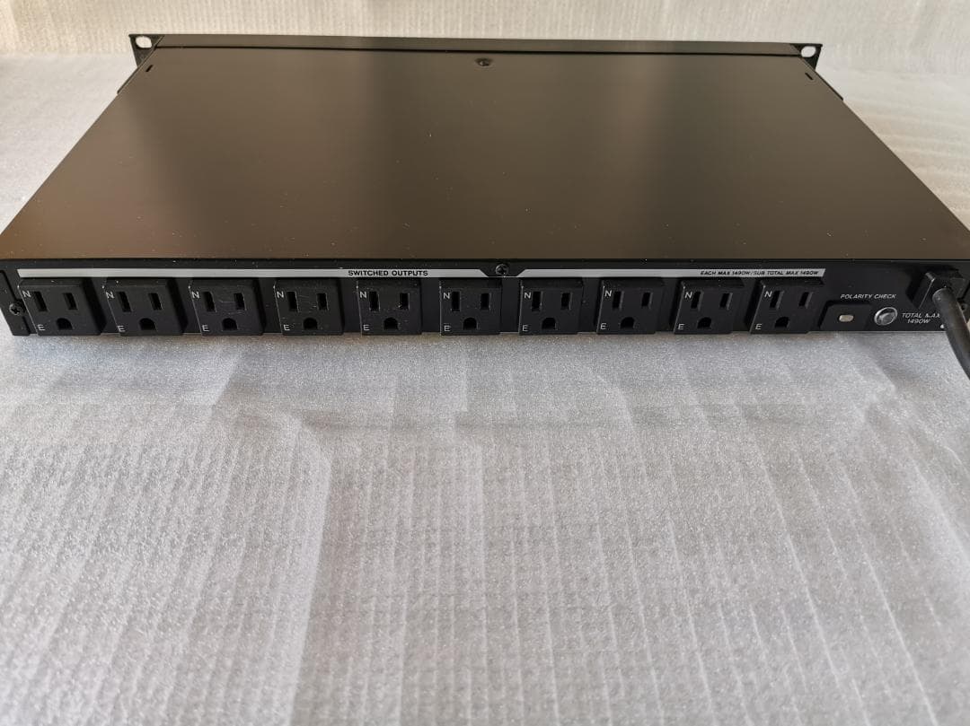 TASCAM AV-P250 パワーコンディショナー