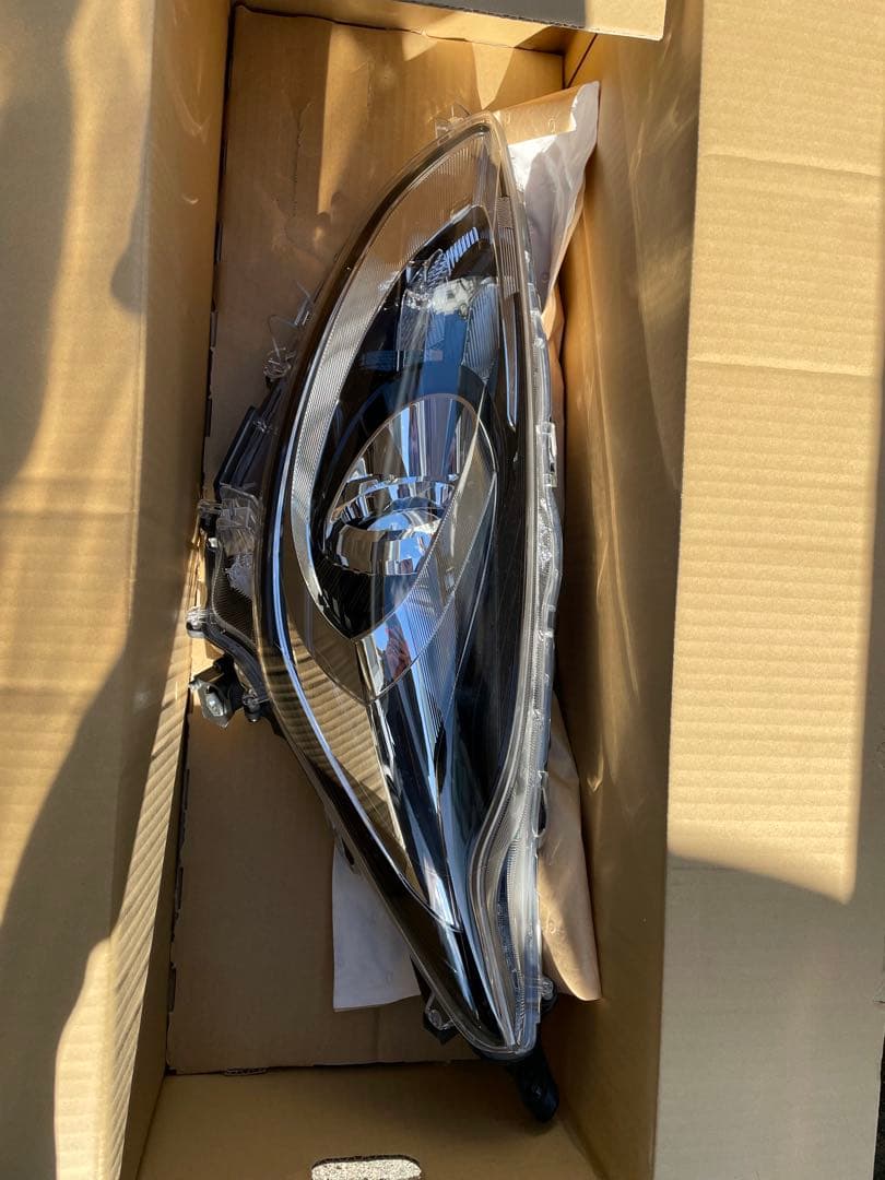 アクア ヘッドランプユニットLH 81170-52M10