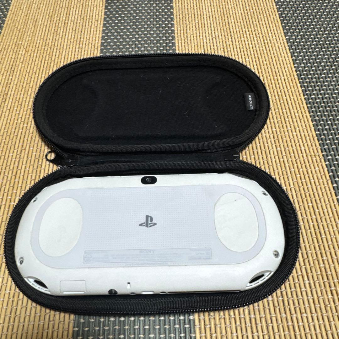 Vita（PCH-2000シリーズ） Wi-Fiモデル ケース付き