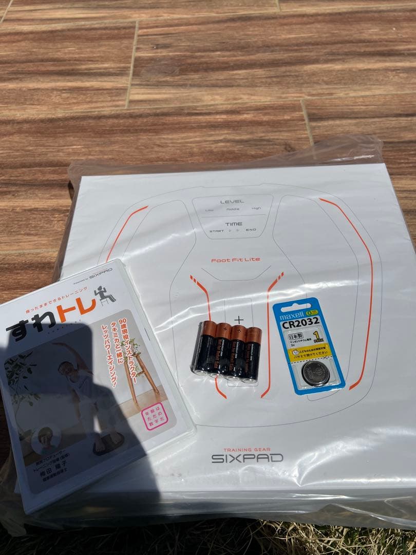 SIXPAD フットフィットライト トレーニングDVD付き+電池付き（2種類）
