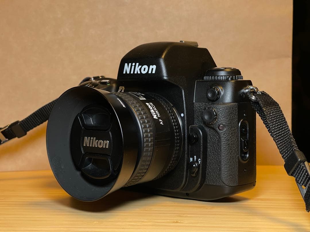 極美品Nikon F100 NIKKOR 35mmF2Dレンズ付き