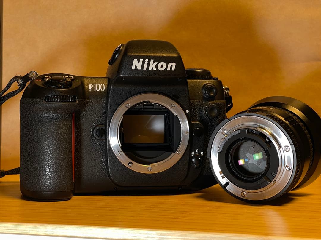 極美品Nikon F100 NIKKOR 35mmF2Dレンズ付き