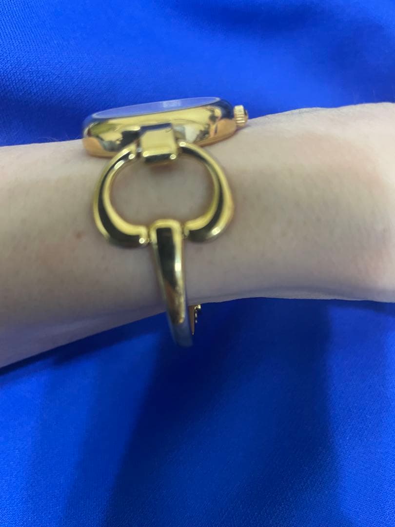 GUCCI ゴールドバングル　ヴィンテージ腕時計(稼働中)