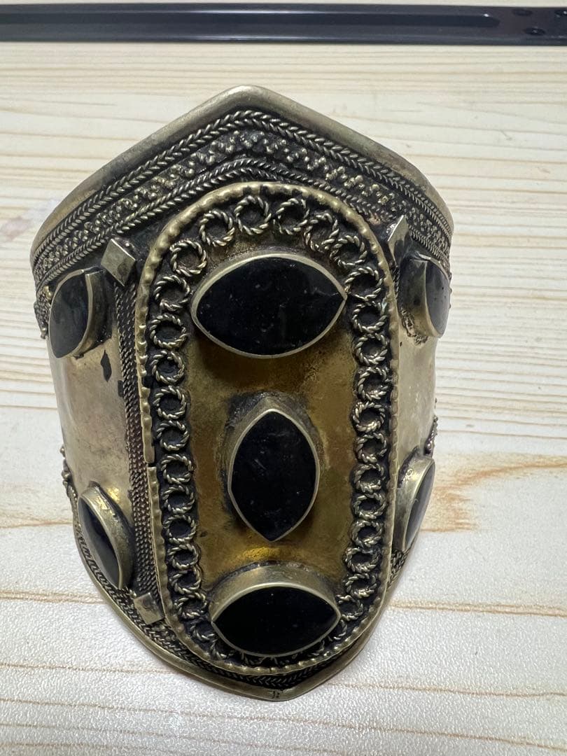 アンティーク難あり　クチ族トライバルカフブレスレット