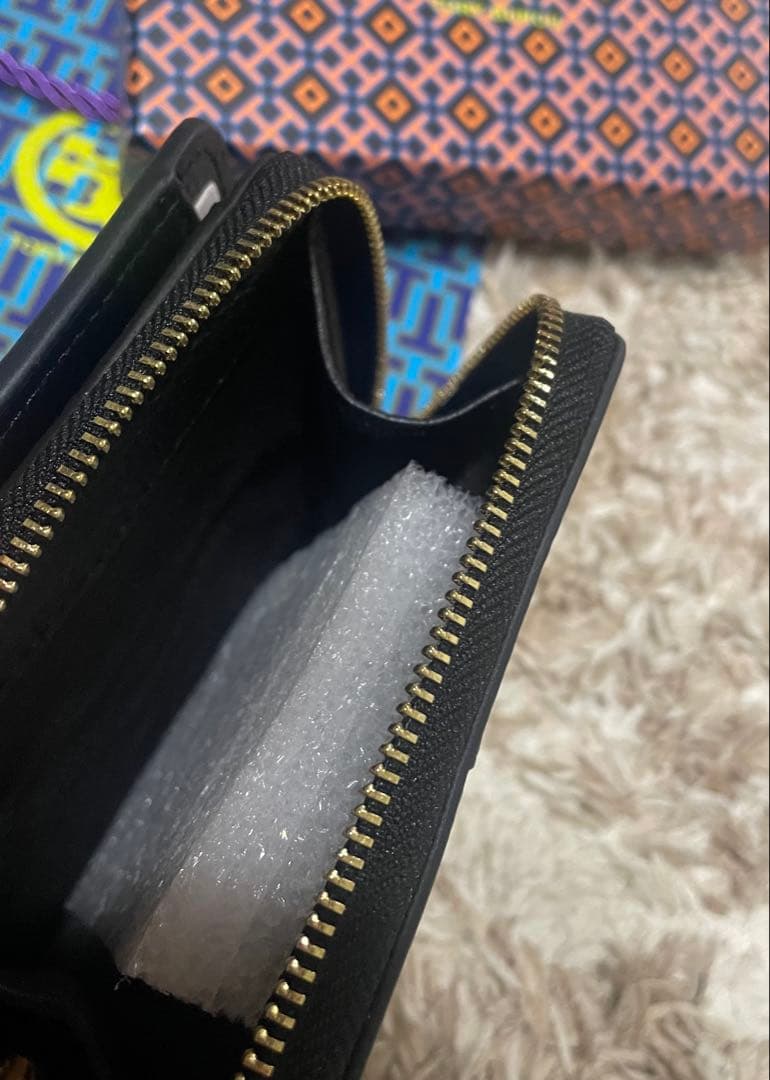 ち*ま様 【箱付き】トリーバーチ　二つ折り配布