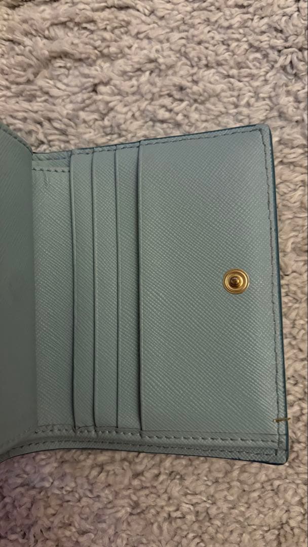 1月限定値下げ！入手困難！marni水色 二つ折り財布