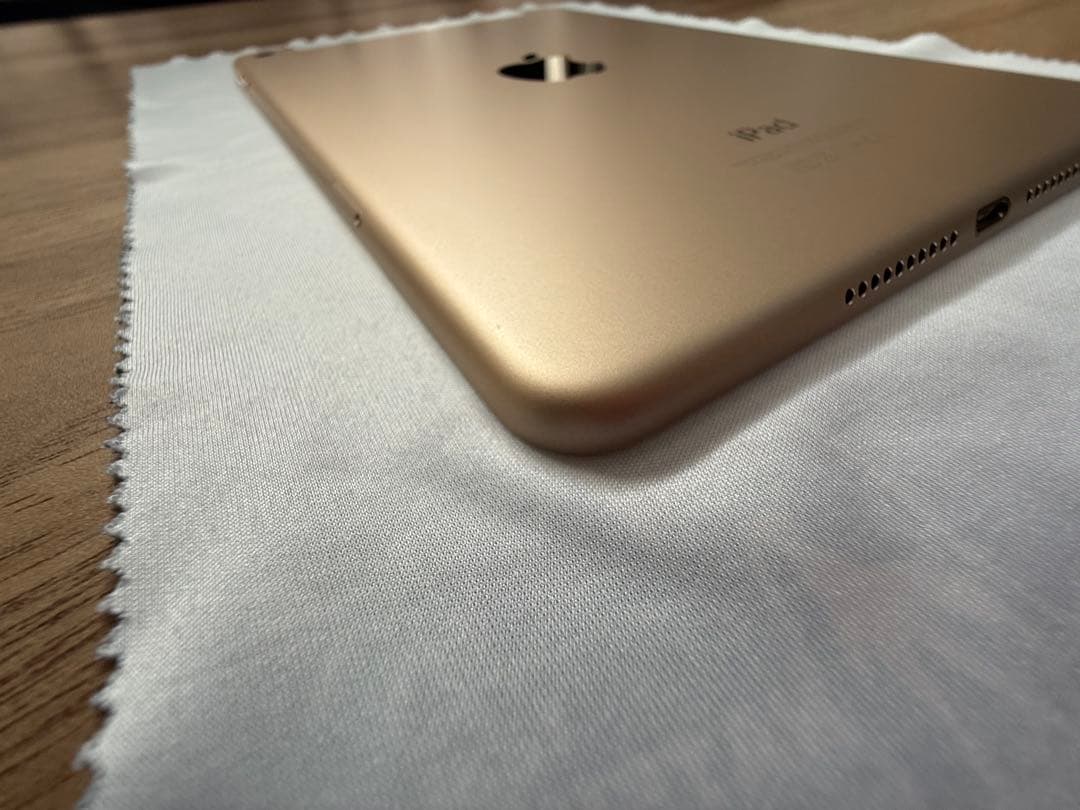 Apple iPad mini4 ゴールド　セルラー　32GB 美品