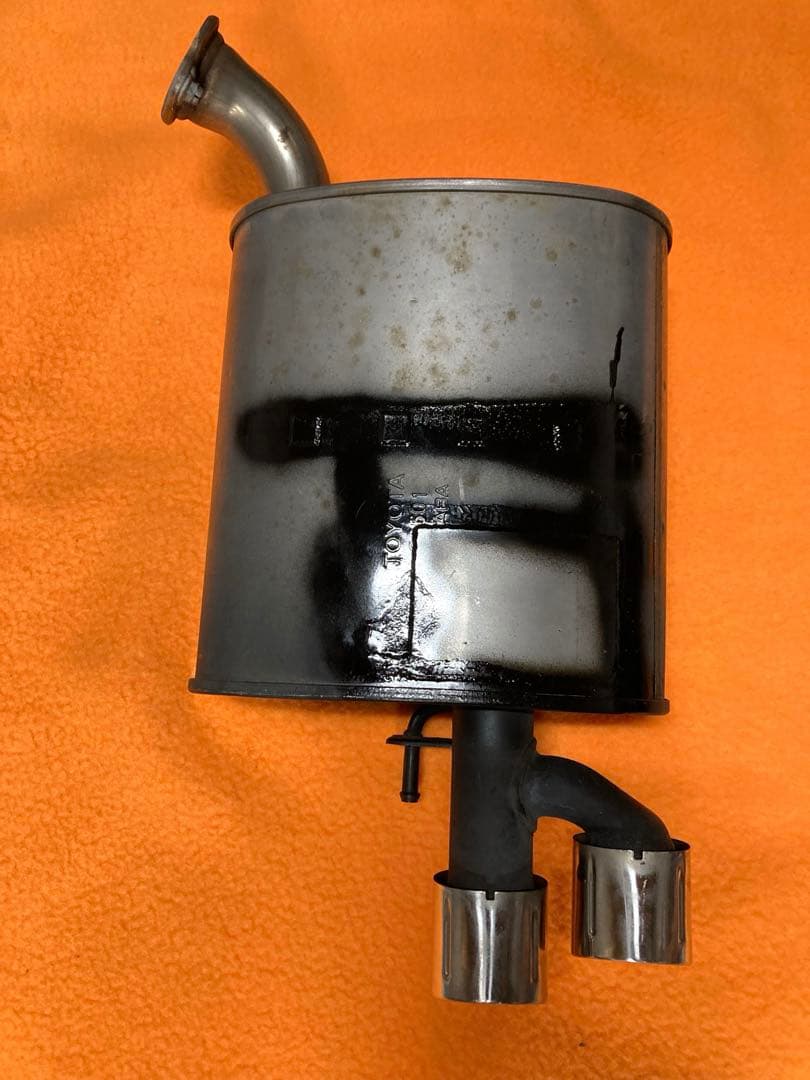 AXVH70カムリマフラー　純正加工マフラー空太鼓