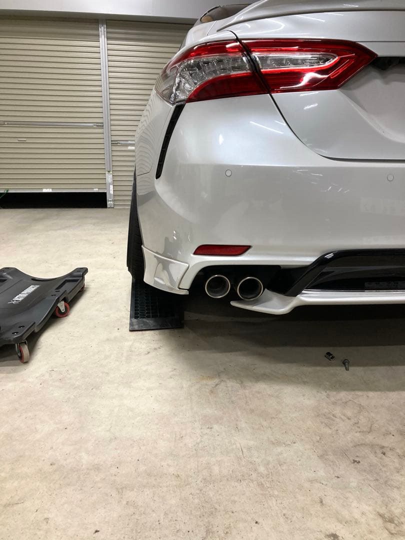 AXVH70カムリマフラー　純正加工マフラー空太鼓