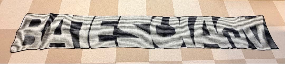 バレンシアガ　BALENCIAGA UNIFIT マフラー　ブラック　ホワイト