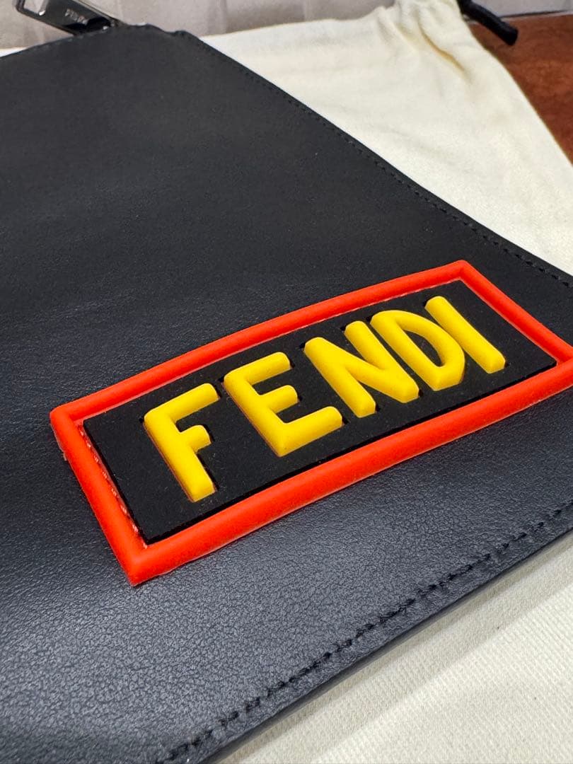 フェンディ ボキャブラリー LOVE ポーチ 小物入れ クラッチバッグ レザー