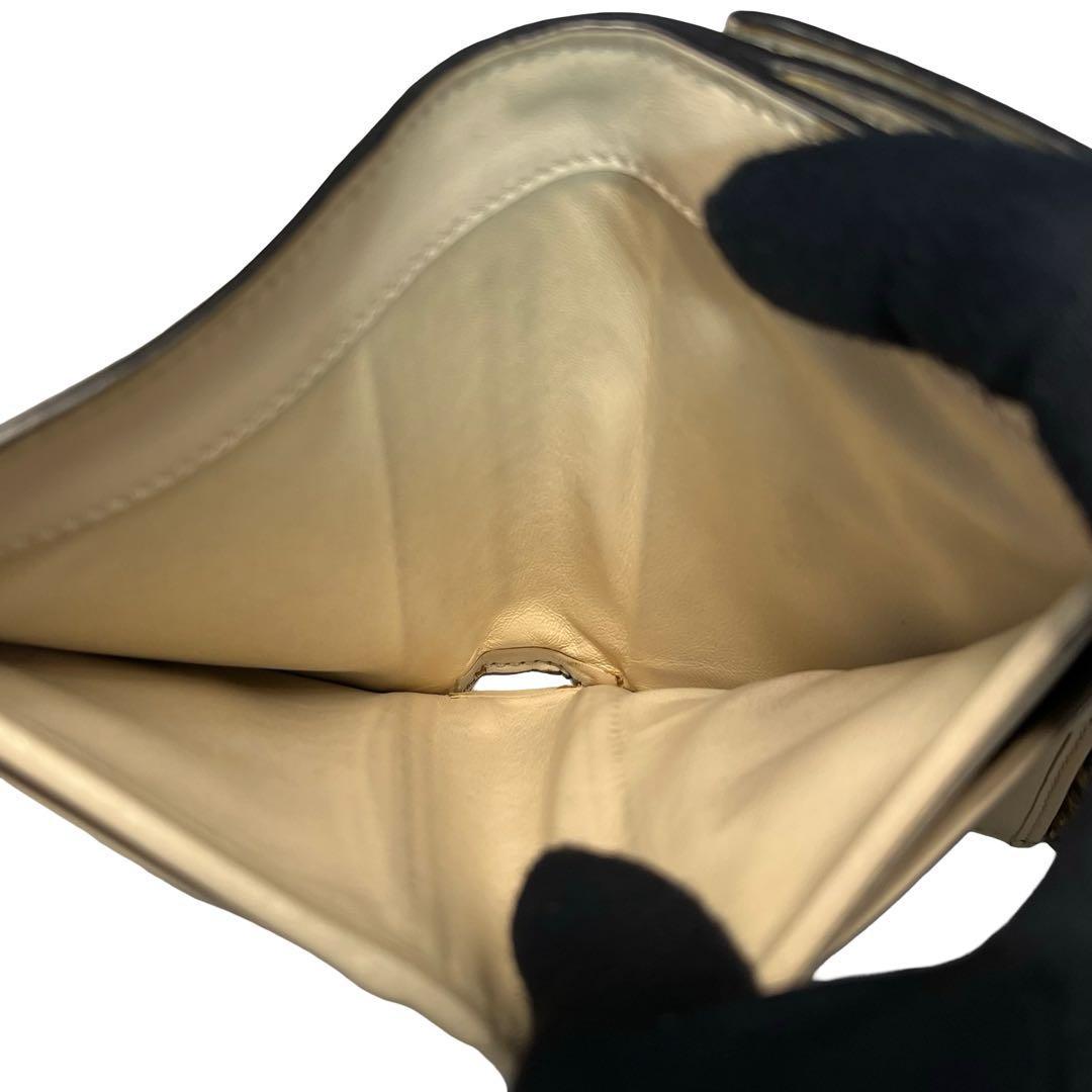 レア✨フェンディ 二つ折り財布 パイソン レザー ベージュ ヘビ ピーカブー