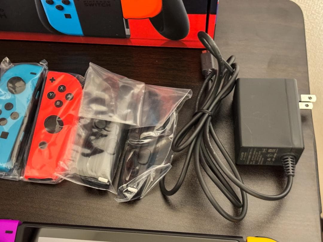 美品 未使用ジョイコン付き 本体 ニンテンドースイッチ 箱等付属