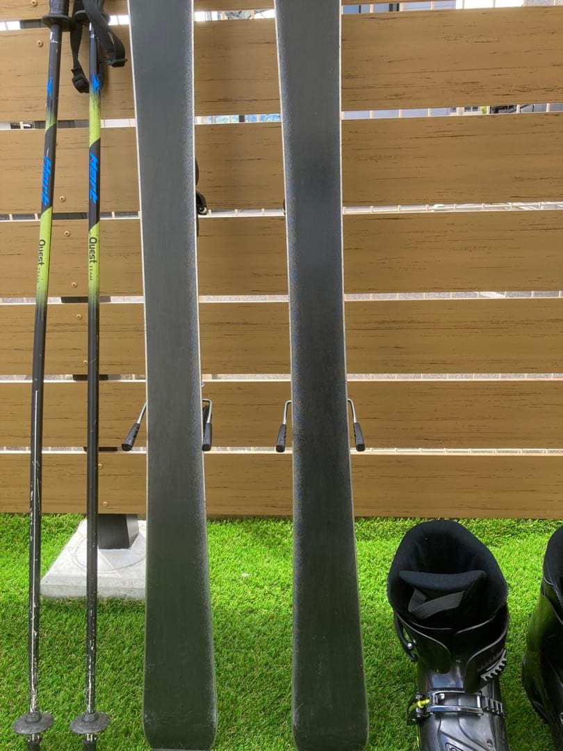 「値下げ」スキーセット（スキー、ブーツ、ポール）